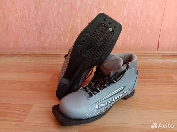 Лыжные ботинки