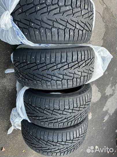Nokian Tyres Hakkapeliitta 7 SUV 275/40 R20