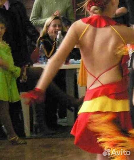 Продаю комплект бальных платьев для Юниоров-1