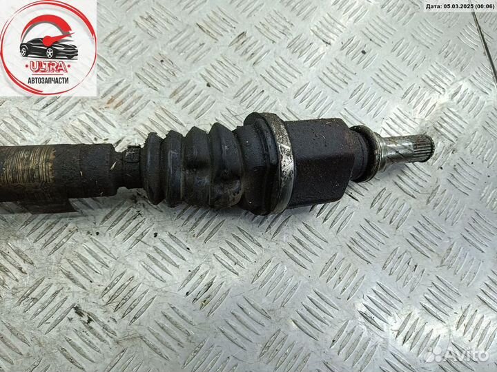 Полуось передняя левая б/у Renault Laguna II (2001-2007) 8200565217