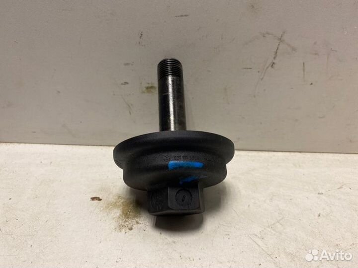 Крышка масляного радиатора Volkswagen Passat B3