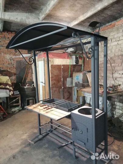 Мангал с крышей с печью для казана