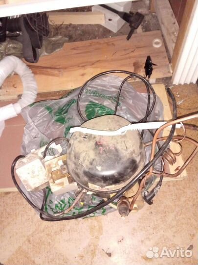 Двигатель от холодильника в сборе