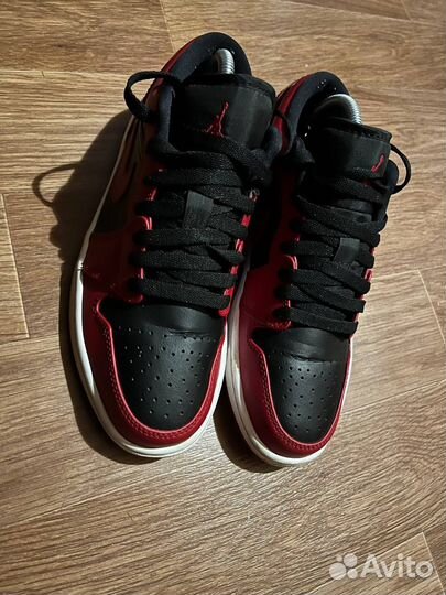 Nike Air Jordan 1 low varsity red