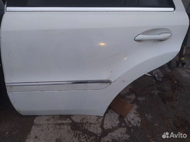 Дверь задняя левая Mercedes-Benz ML W164