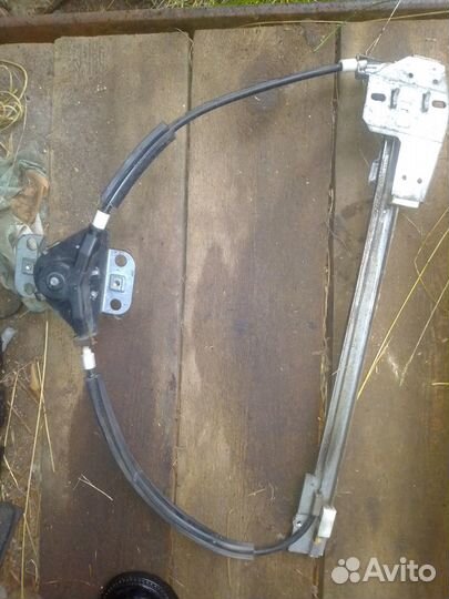 Стеклоподъемник механический