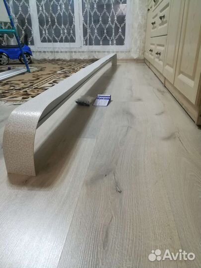 Карниз потолочный новый