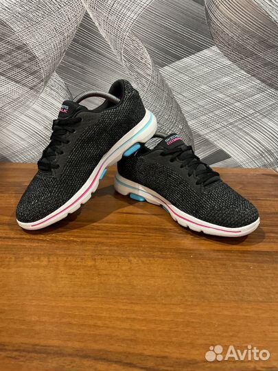 Кроссовки Skechers размер 37,5