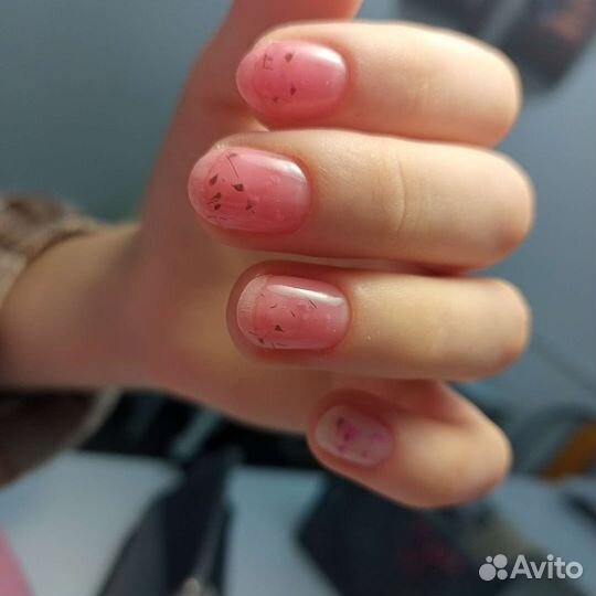 Маникюр и педикюр