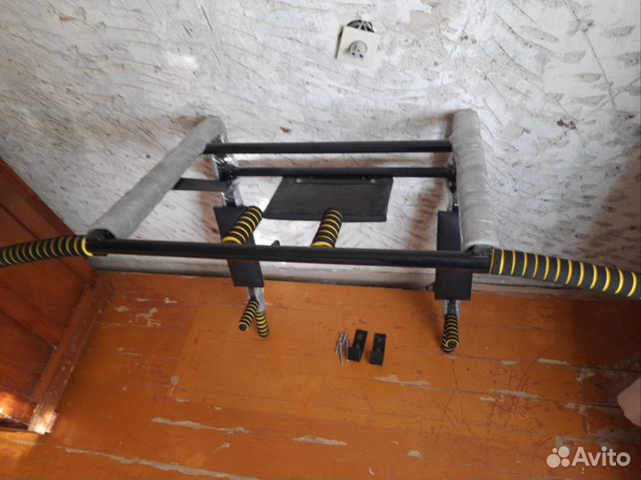 Турник настенный 3 в 1 бу