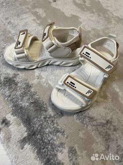 Сандалии 28