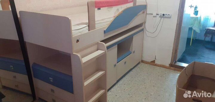 Детская кроватка