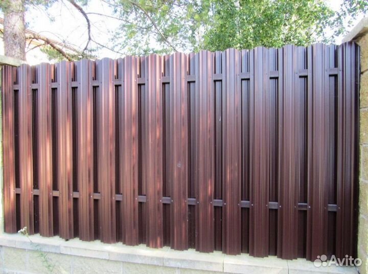 Забор из металического штакетника с установкой