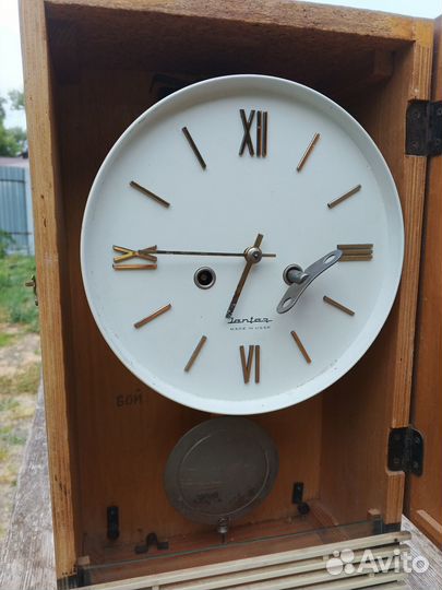 Часы настенные Янтарь