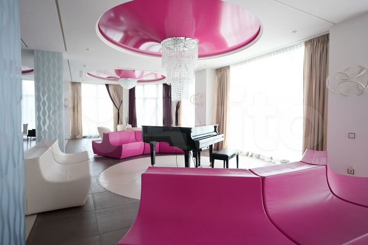 Дом 1300 м² на участке 60 сот.