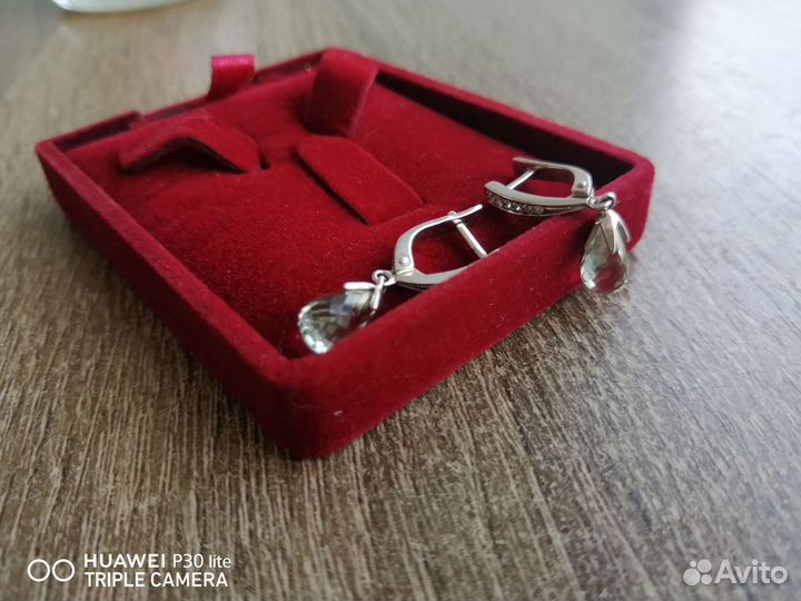 Серебряные серьги, бриолет