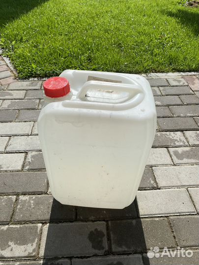 Канистры пластиковые 20 л