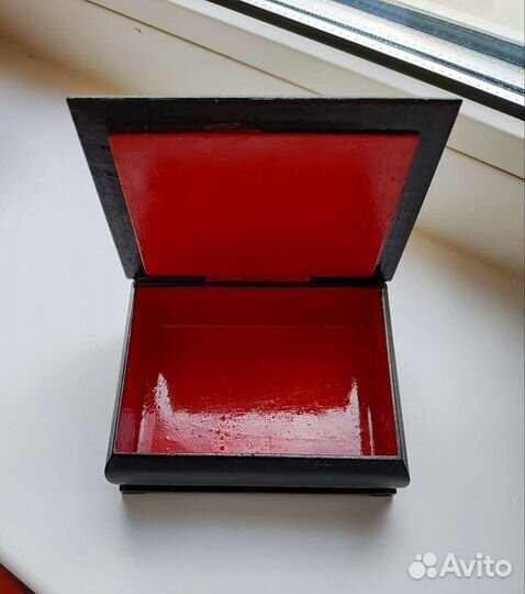 Шкатулка лаковая миниатюра