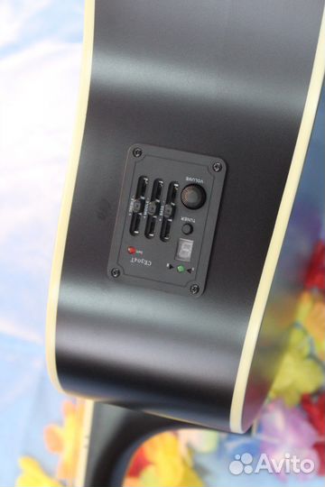 Гитара Parkwood с подключением