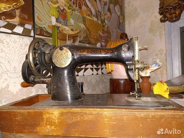Старинные швейные машинки. ручные