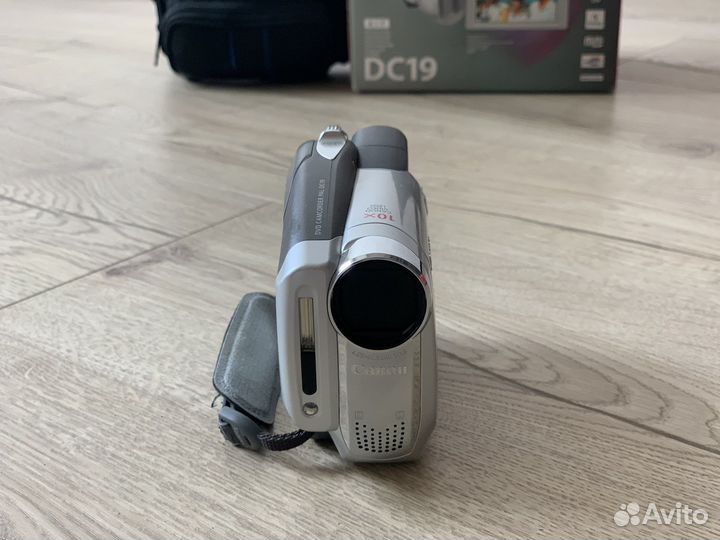 Видеокамера Canon DC19