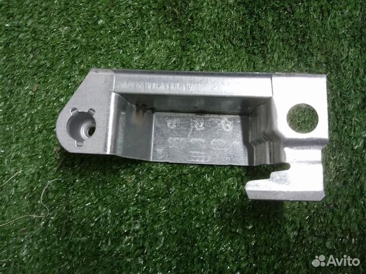 Кронштейн (сопут. товар) Audi A6 (C6 4F) 2004-2011