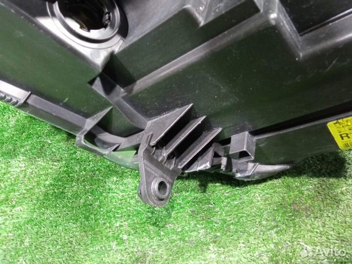 Фара Touran (06-10) R б/у восстановленная