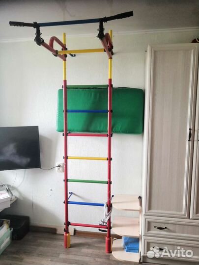 Шведская стенка с турником