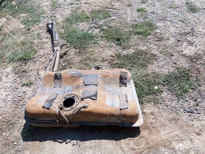 Топливный бак (бензобак) Daewoo Leganza