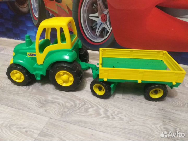 Детский трактор с прицепом