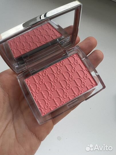 Румяна Dior Backstage Rosy Glow 004 Coral