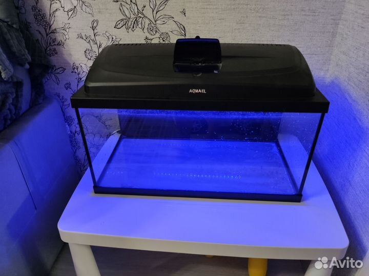 Аквариум, светильник для аквариума, грунт