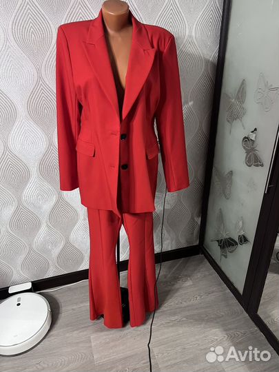 Костюм женский