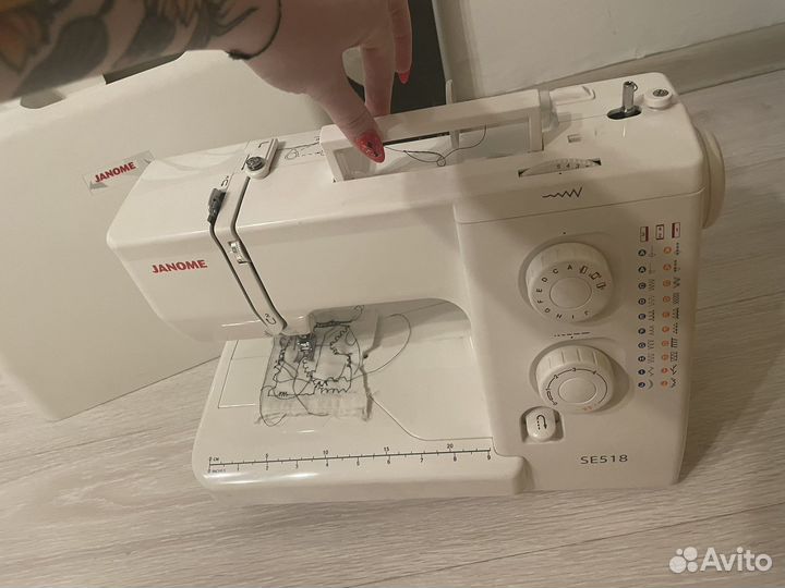 Швейная машинка janome SE 518