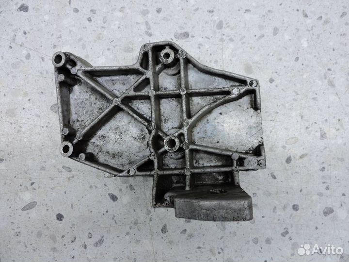 Кронштейн кондиционера Audi A4 B5 1994-2001