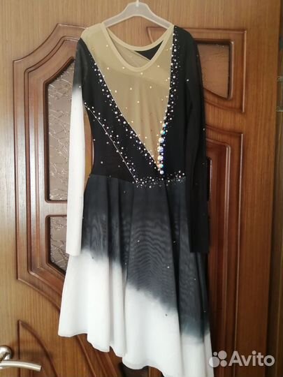 Костюм для фигурного катания