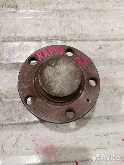 Ступица задняя левая Skoda Rapid CGP 1 2014