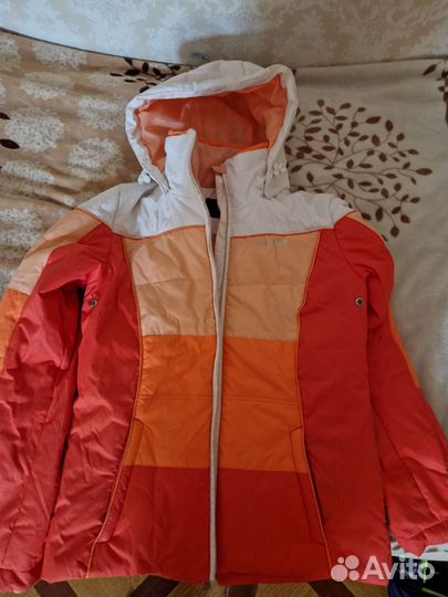 Горнолыжная куртка женская