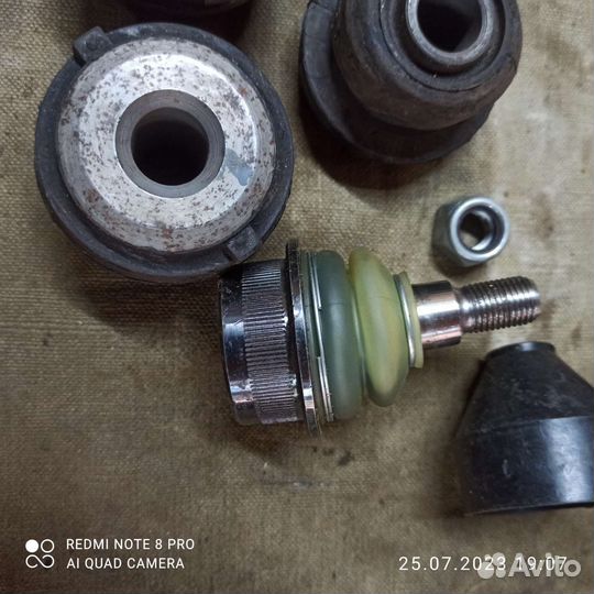 Сайлентблоки mercedes 123