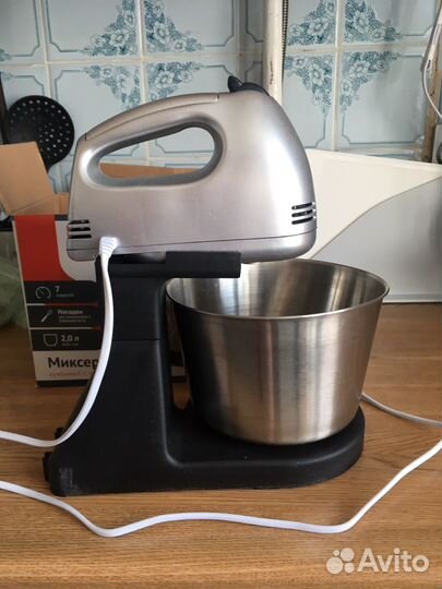 Миксер кухонный с чашей