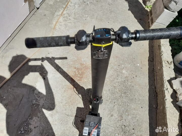 Электросамокат для взрослых и детей