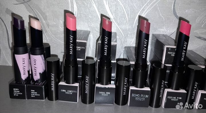 Помада Mary Kay