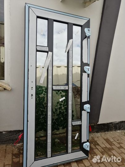 Дверь пластиковая входная