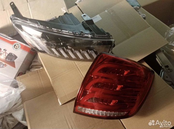 Фары Задние на Гранту фл (Мерседес)