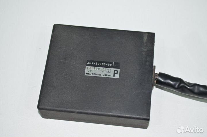 Коммутатор 3HX 82305-00 Yamaha fzr250r