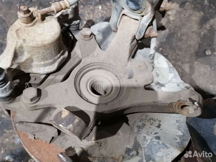 Поворотный кулак Правый с ступицей Hyunday Getz