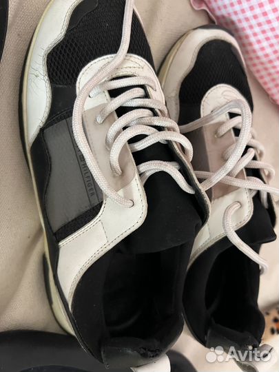 Кроссовки пакетом