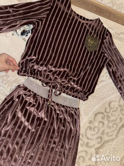 Костюм женский