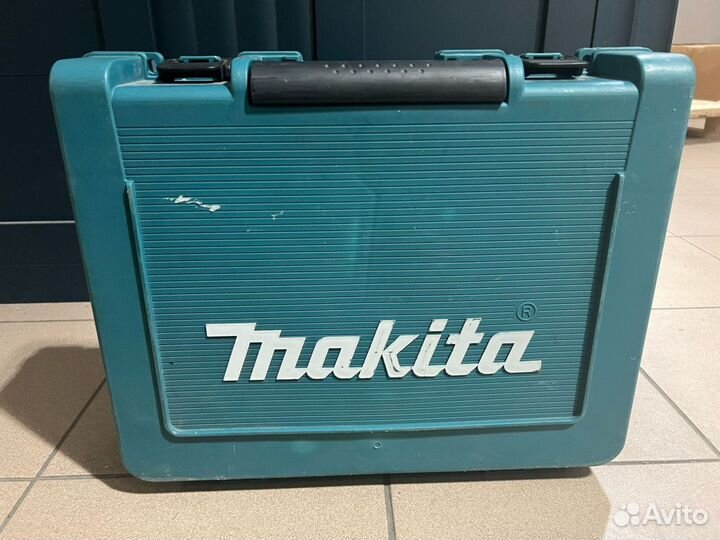 Перфоратор Makita HR2811FT б\у