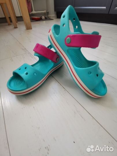 Босоножки crocs j8